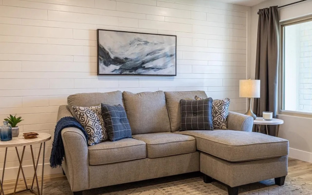 Open Floor Mesa Gable Vacation Home with Heated Pool by Redawning