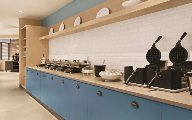 Country Inn & Suites by Radisson, Seattle-Bothell, WA