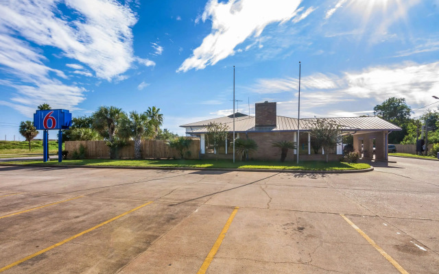 Motel 6 Freeport, TX