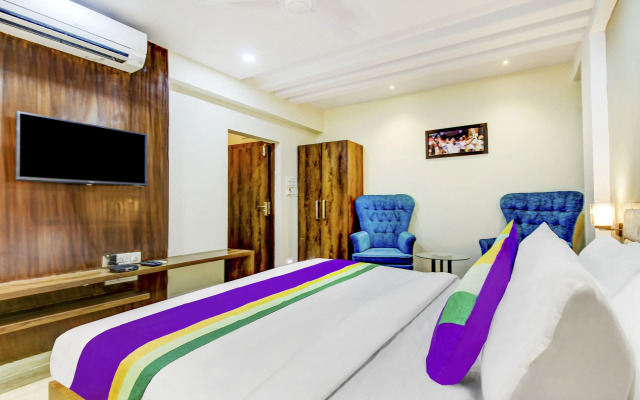 Treebo The Pavilion, Railway Station