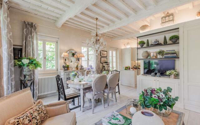 La Casina in Lucca With 2 Bedrooms and 3 Bathrooms