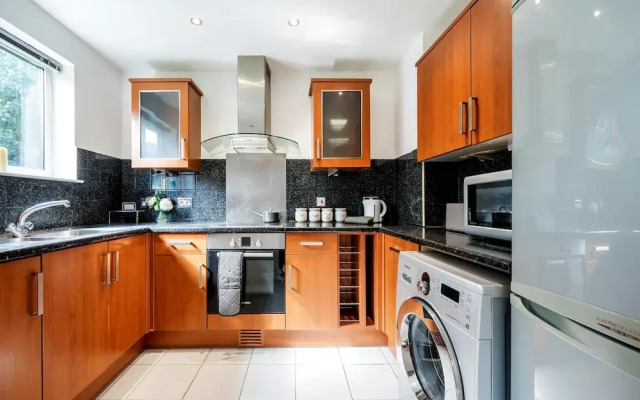 Classic 2 bed Apartment Situated in Mill Hill