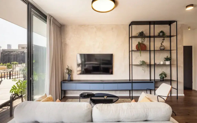 Modern Cozy Dream by Sea N' Rent