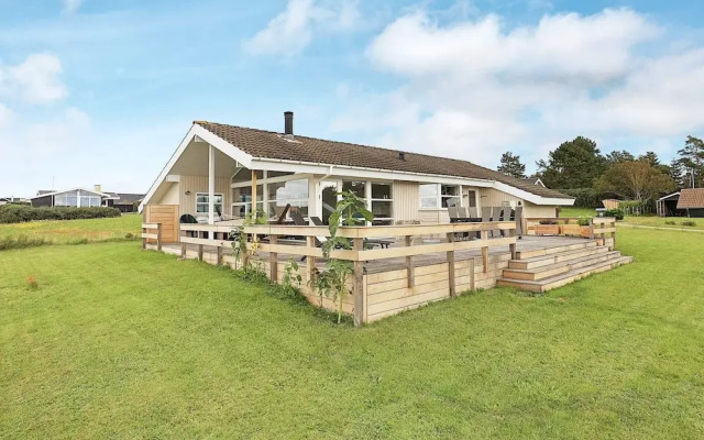 9 Person Holiday Home in Millinge-by Traum