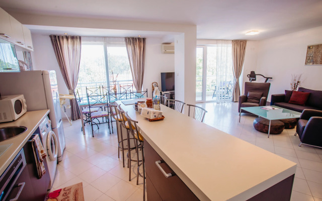 Yassen Mng Apartments