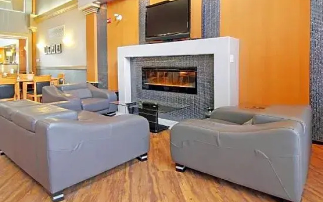 Holiday Inn Express Calgary-South