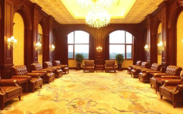 Heihe Yinjian Jianguo Hotel