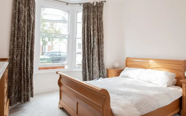 Elegant 2 Bedroom Garden Flat In East Dulwich