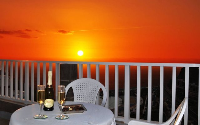 Apartamentos en Playa de Amadores - The Best Sunset