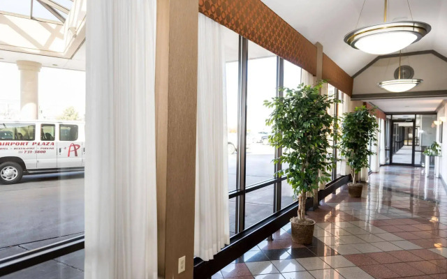 Airport Plaza Inn & Conference Center