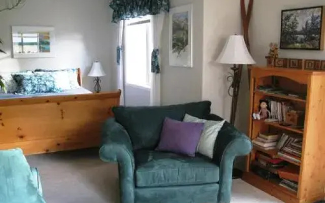 Avens ReNaissance B&B