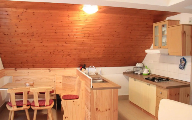 Lovely Apartment in Bohinjska Bistrica near Forest