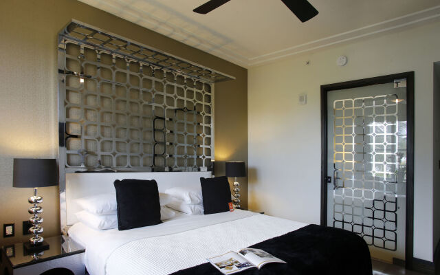 Waldorf Towers South Beach