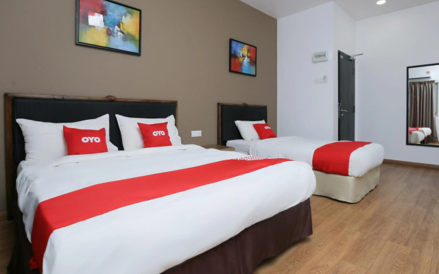 OYO 89915 East Mount Hotel – Guest Rooms – Pontian