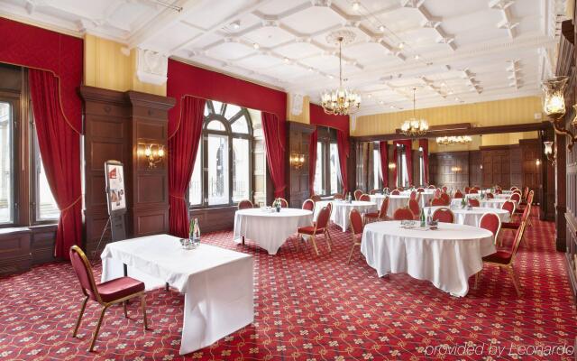 County Hotel & County Aparthotel Newcastle