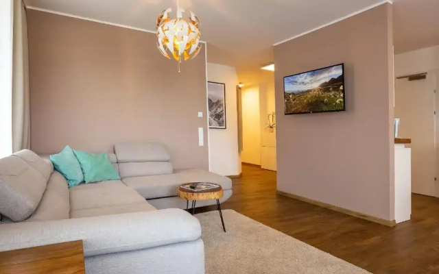 Alpine Appartement Top 4 by AA Holiday Homes