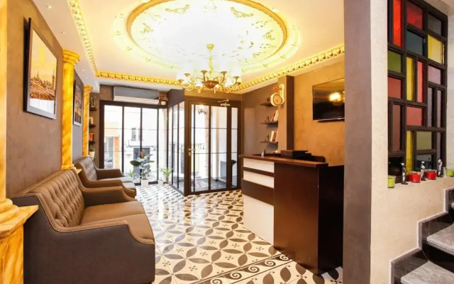 Taksim Doorway Suites