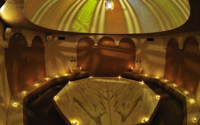 Seasons SPA Boutique Hotel