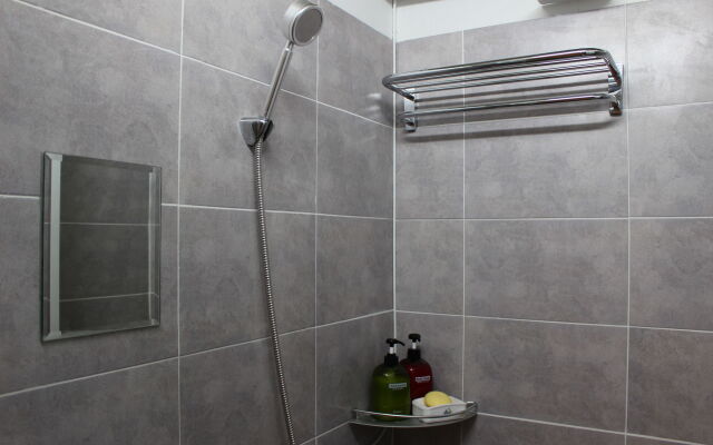 Bunk Guest House - Hostel