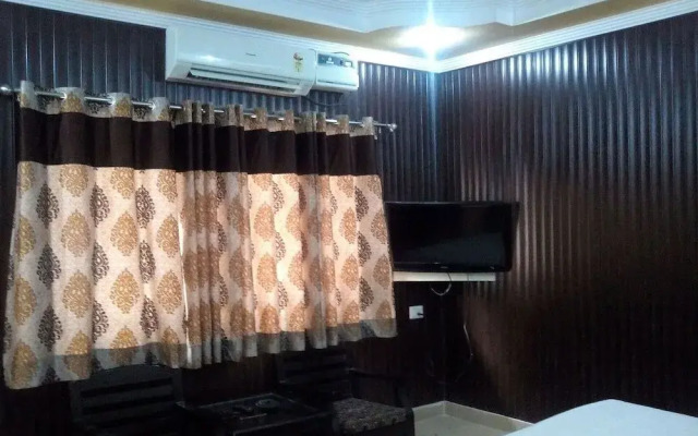 Hotel Leisure Palace