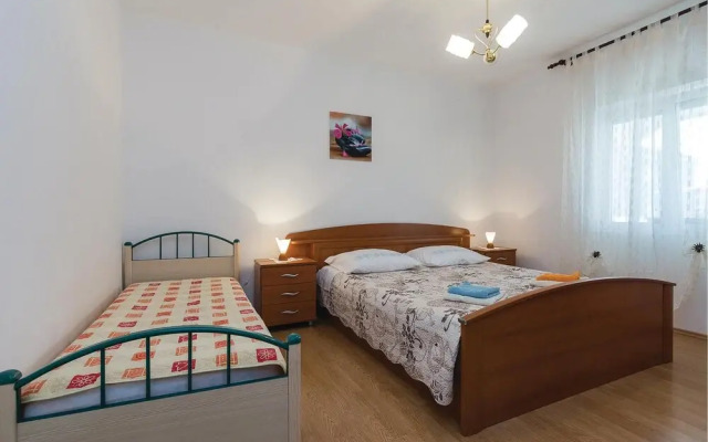 Nice Apartment in Vir With 3 Bedrooms