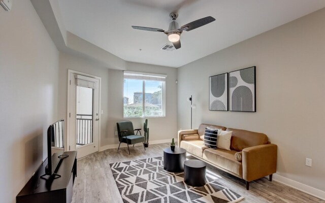 FRONTDESK Montreux Apts Northeast Phoenix