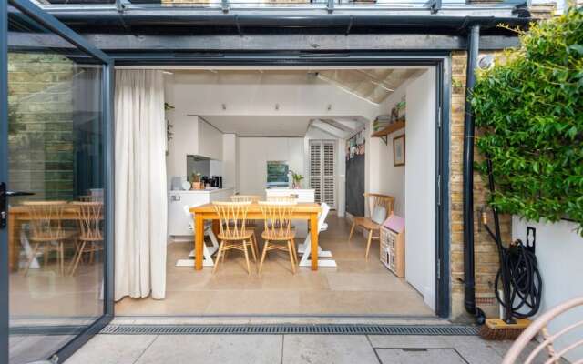 3-bedroom Home in Richmond - Ideal Family Living