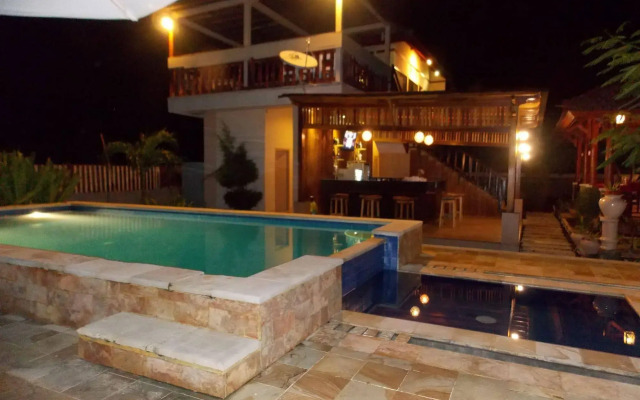 Tropical Hideaways Resort