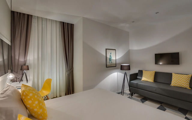 Navona Theatre Hotel
