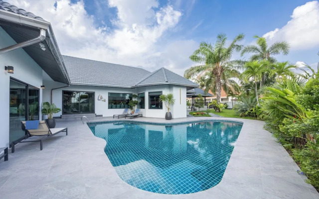 Villa Waree minutes to City and Beach