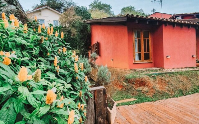 Casa acolhedora em meio à natureza - Granja Viana