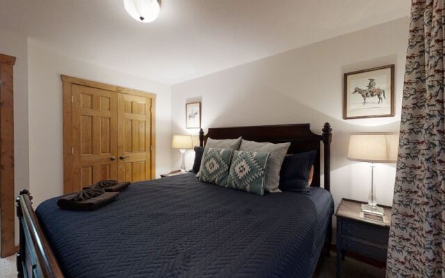 Horsin Around Tennessee