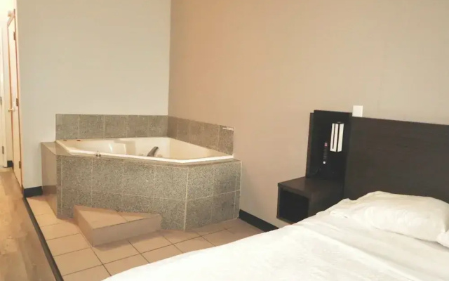 Studio 6 Elkhart, IN- Kitchenette Rooms