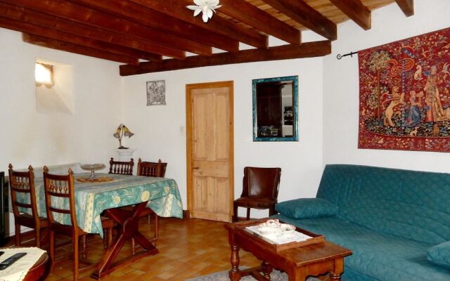 House With one Bedroom in Mer, With Enclosed Garden and Wifi