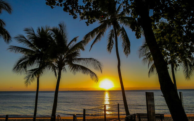 Roydon Beachfront Apartments