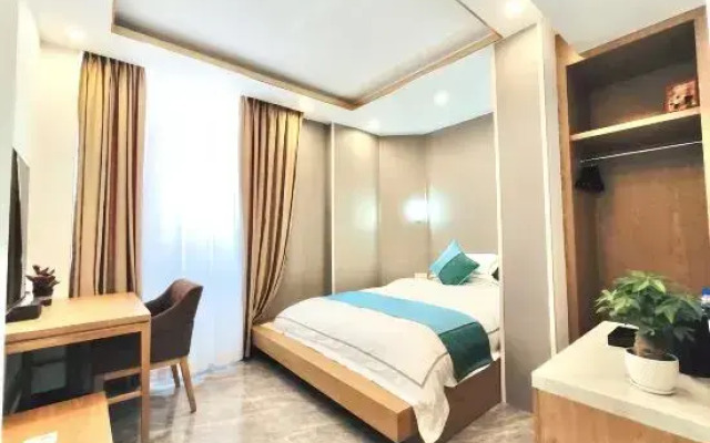Golden Boat Villa