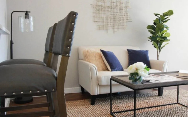 Furnished Suites Near Navy Pier