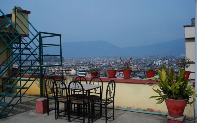 Hotel Holy Temple Tree & Chautari Cafe