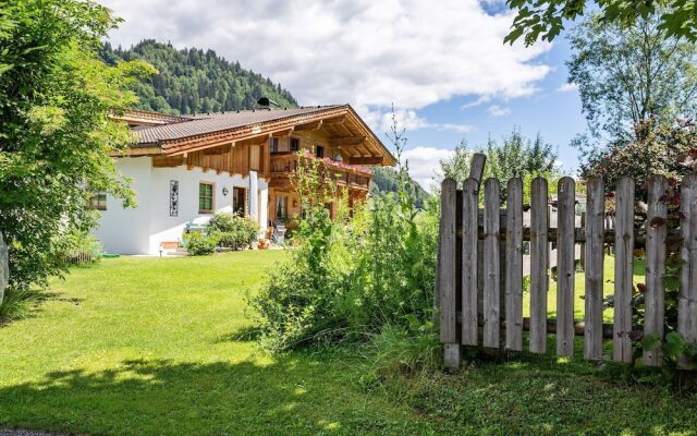 Valley-view Holiday Home in Niedernsill With Garden