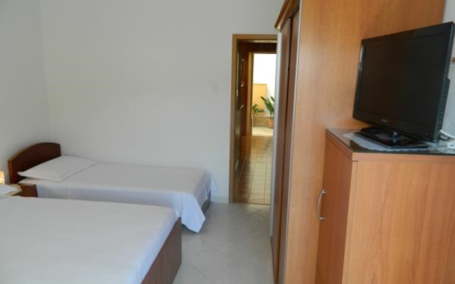 Apartment More - at the waterfront: A Povlja, Island Brac
