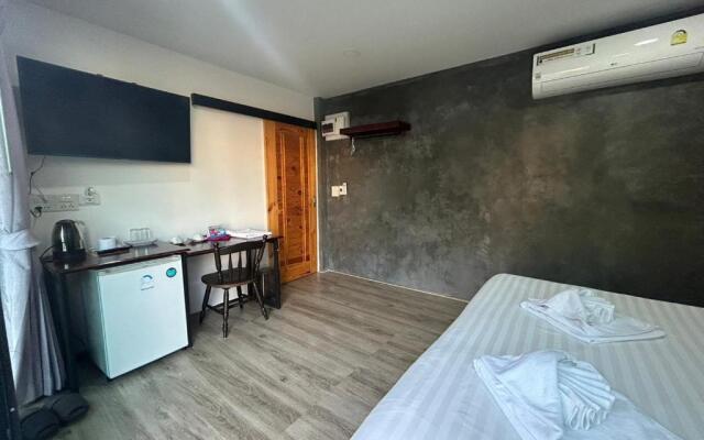 Uthaithani Resort