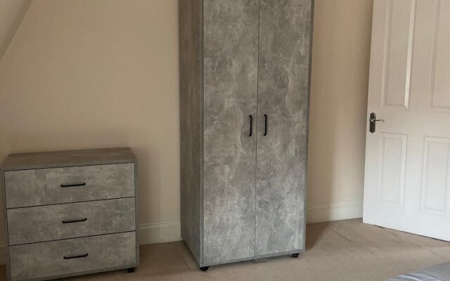 Monthly, Short, Stays 2-bed Apartment in Reading