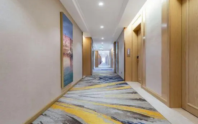 Vienna International Hotel (Shenzhen Vocational College Branch)