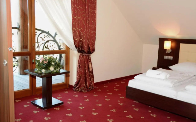 Hotel Świętokrzyski Dwór