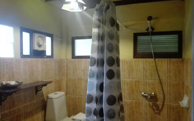 Luang Chumni Village