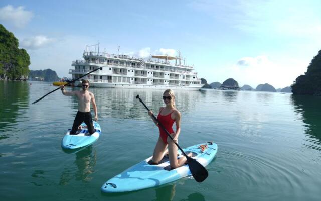 Paradise Grand Cruise Lan Ha Bay