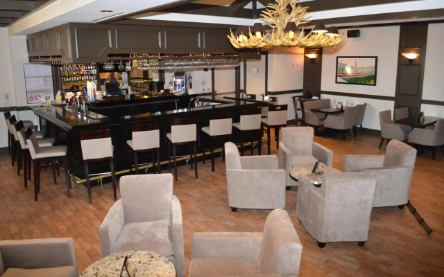 Doubletree by Hilton Houston Hobby Airport