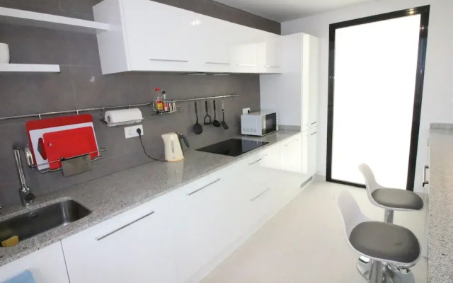 Villa con piscina Activa28