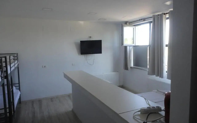 Greenstone Land - Corbu