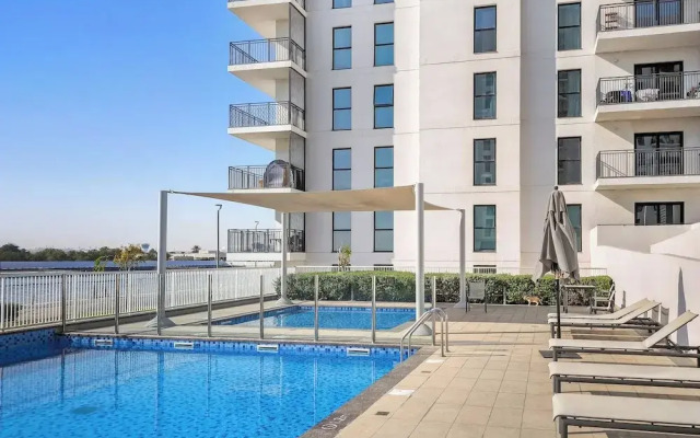 Luxe Ventures Waters Edge Haven